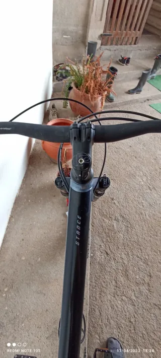 Full suspension MTB Giant