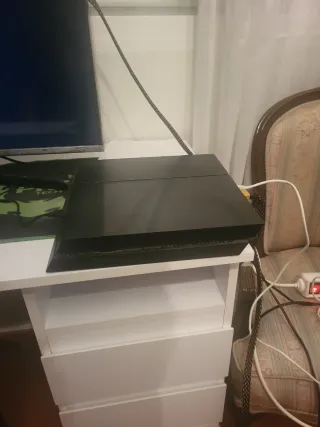 PS4 (PlayStation 4) Negra con Cable Wi-Fi