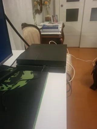 PS4 (PlayStation 4) Negra con Cable Wi-Fi