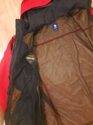 Chaqueta Lafuma Goretex con polar desmontable roja