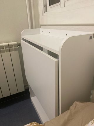 Mesa escritorio plegable nueva y montada
