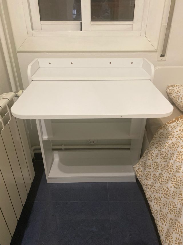 Mesa escritorio plegable nueva y montada