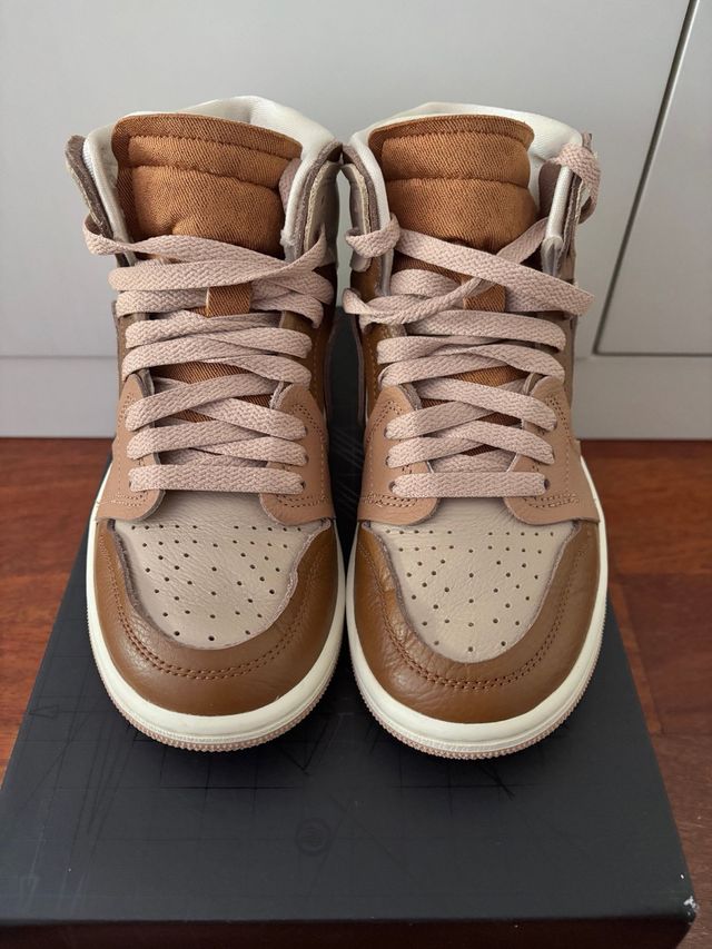 Jordan 1 Beige y Marrón