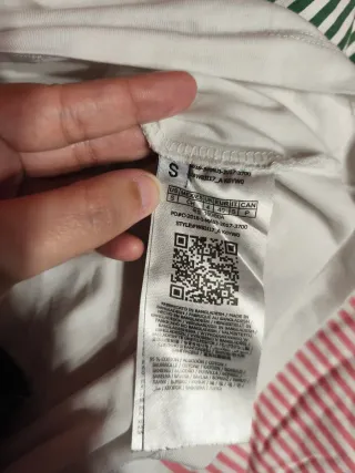 Camiseta Guess Blanca Logo Triángulo