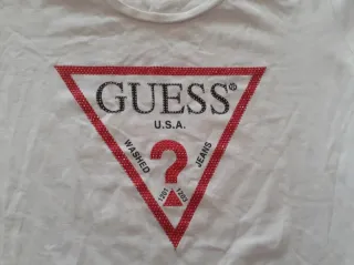 Camiseta Guess Blanca Logo Triángulo