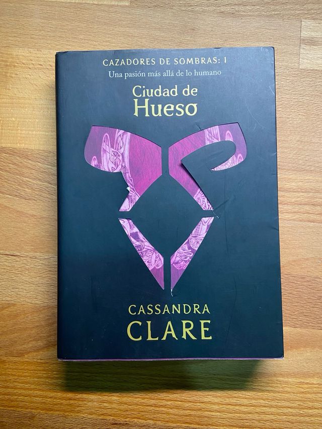 Ciudad de Hueso (nueva presentación): Cazadores...