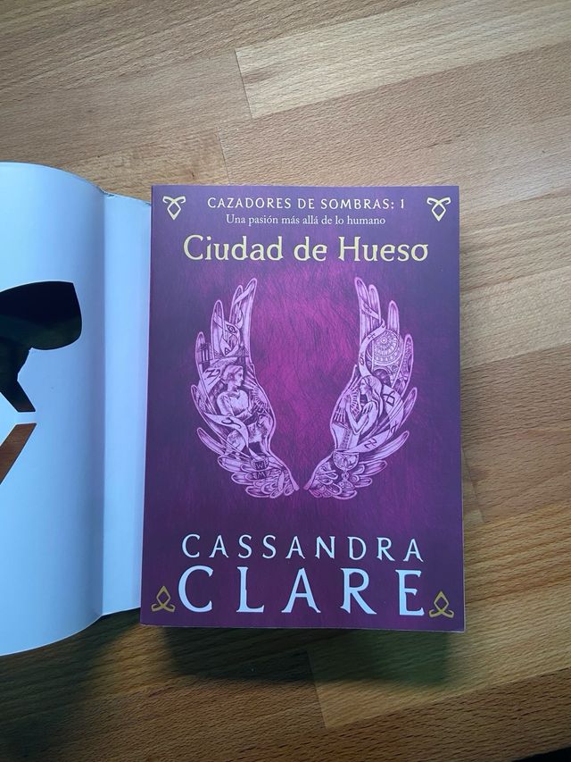 Ciudad de Hueso (nueva presentación): Cazadores...