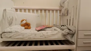 Cuna Colecho, marca Micuna, lacado en blanco.