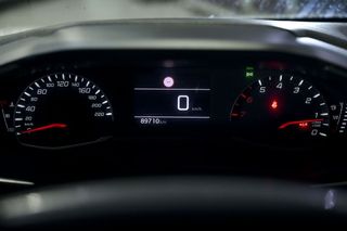 Peugeot 208   BlueHDi 73kW 100CV Allure