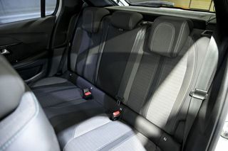 Peugeot 208   BlueHDi 73kW 100CV Allure