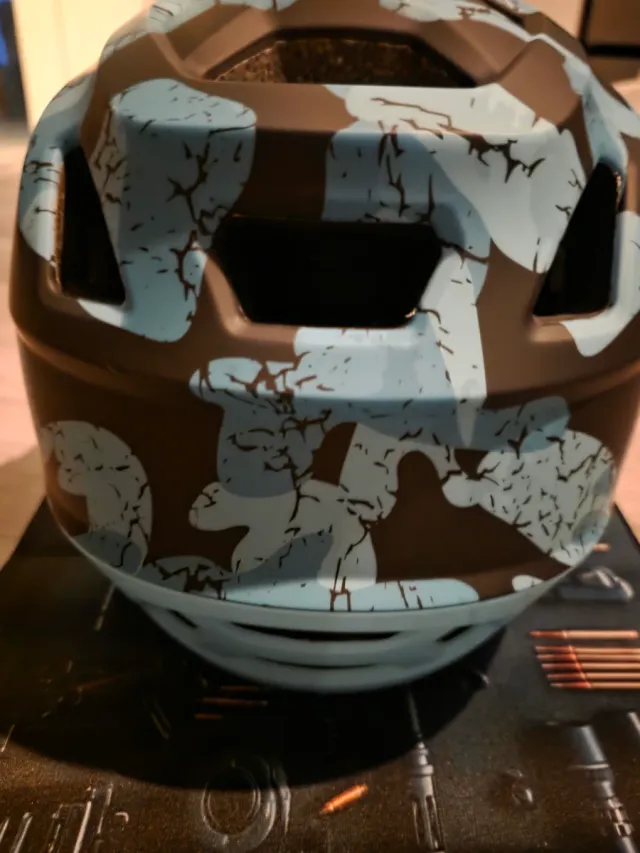 Capacete de bicicleta VAX17 azul camuflado