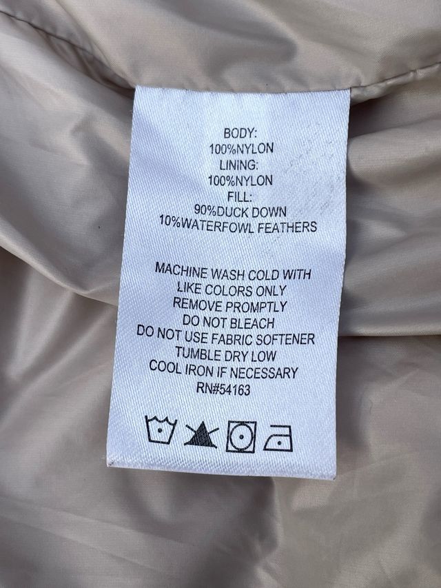 Chaleco Plumas Calvin Klein Performance (Talla L)