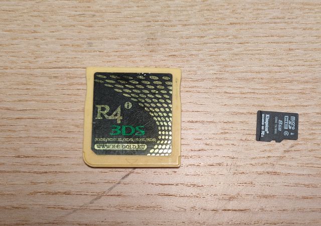 MicroSD Sandisk 8GB + Adattatore per Nintendo 3DS e DS