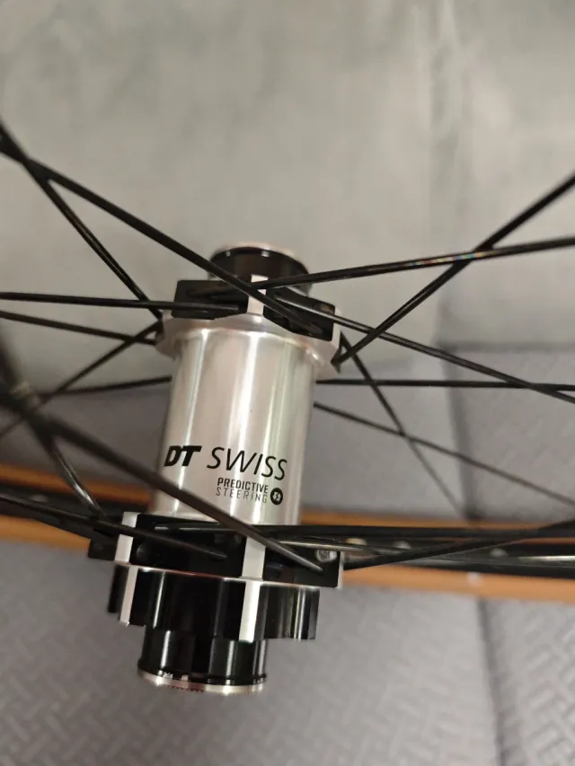 Rueda Delantera 29 Boost DT Swiss  -PREDICTIVE-