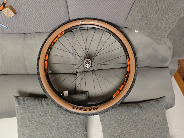 Rueda Delantera 29 Boost DT Swiss  -PREDICTIVE-