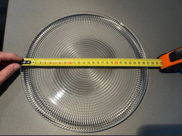 Plato de cristal transparente