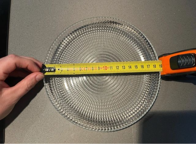 Plato de cristal transparente