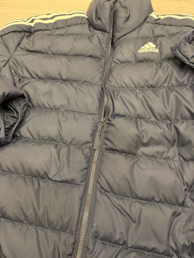 Abrigo Adidas Talla M (sin estrenar)