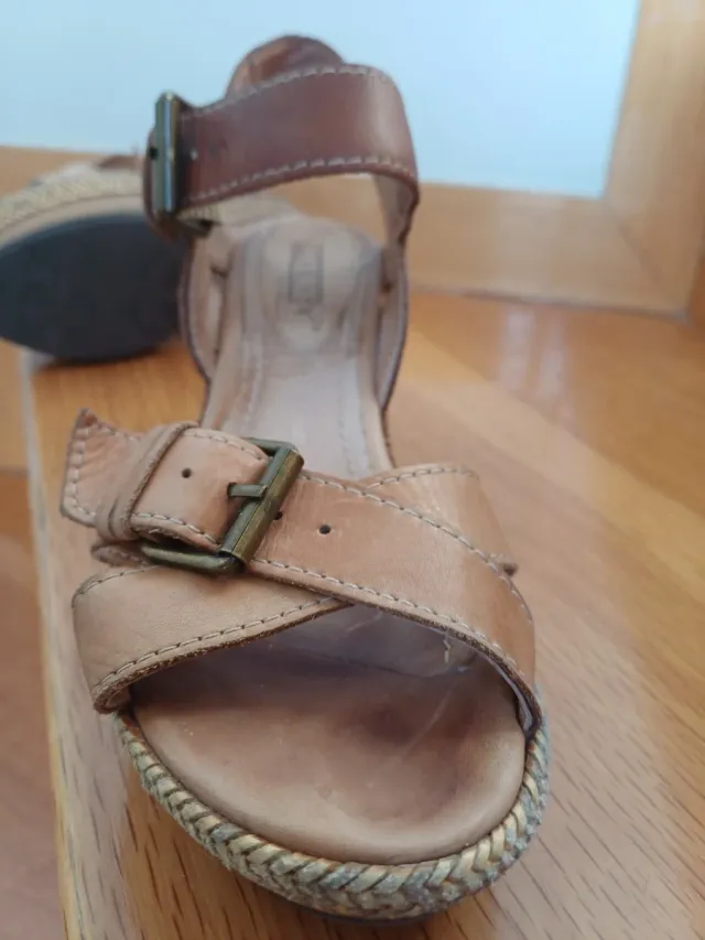 Sandalia cuña Pikolinos mujer marrón