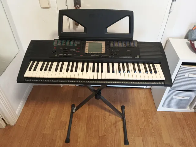 Teclado Yamaha Portatone PSR-330 y soporte Guil