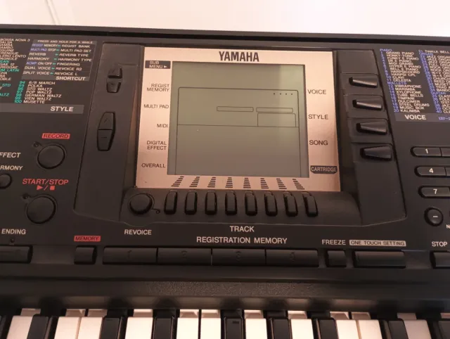 Teclado Yamaha Portatone PSR-330 y soporte Guil