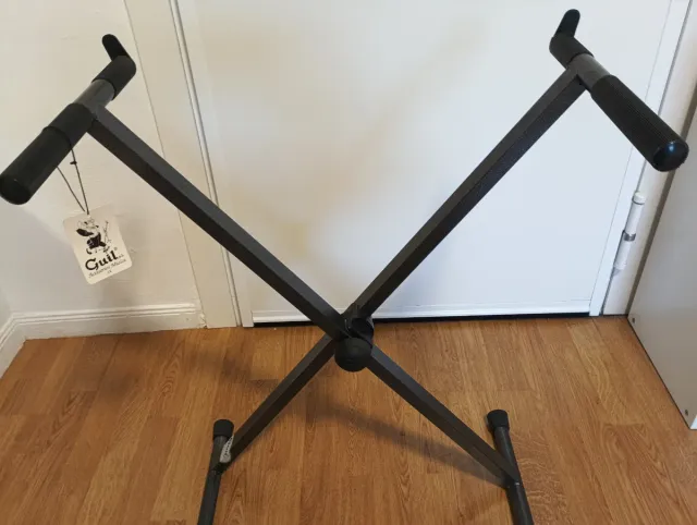 Teclado Yamaha Portatone PSR-330 y soporte Guil