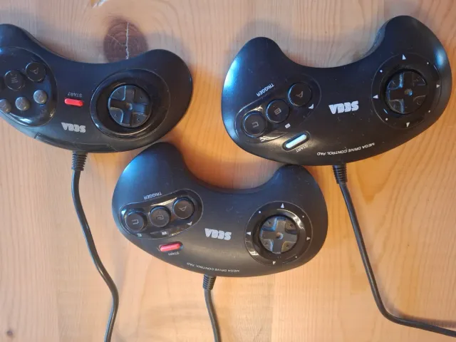 Sega Mega Drive Consola Negra. Con juegos miticos.