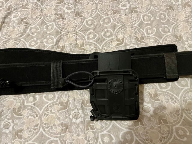 Cinturone Vega Holster con accessori