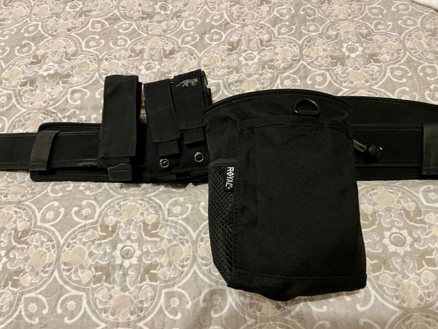 Cinturone Vega Holster con accessori