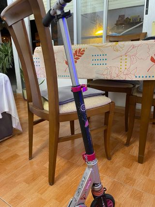 Patinete rosa marca decathon