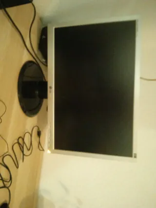 Monitor HP Plata y Negro