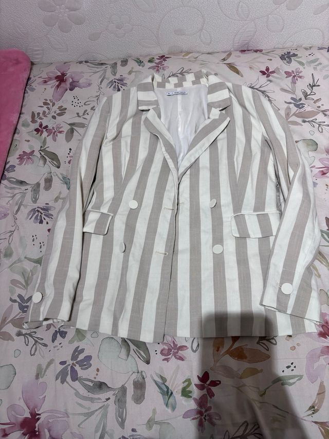 Blazer Rayas Beige y Blanco Easy Wear