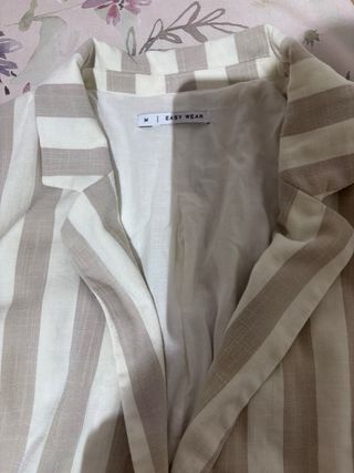 Blazer Rayas Beige y Blanco Easy Wear