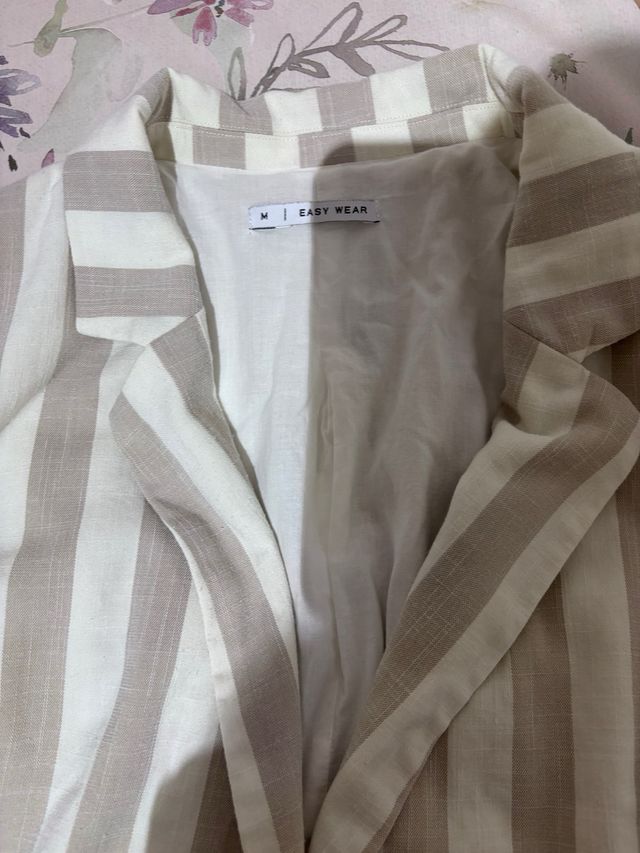 Blazer Rayas Beige y Blanco Easy Wear