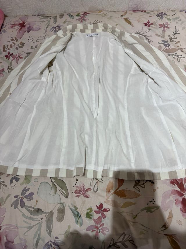 Blazer Rayas Beige y Blanco Easy Wear