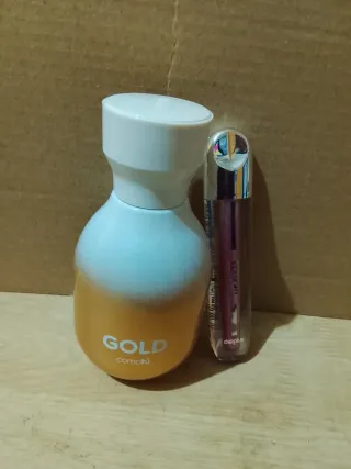 Perfume Gold y pintalabios rosa