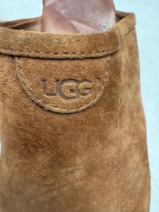 Zuecos UGG de ante marrón