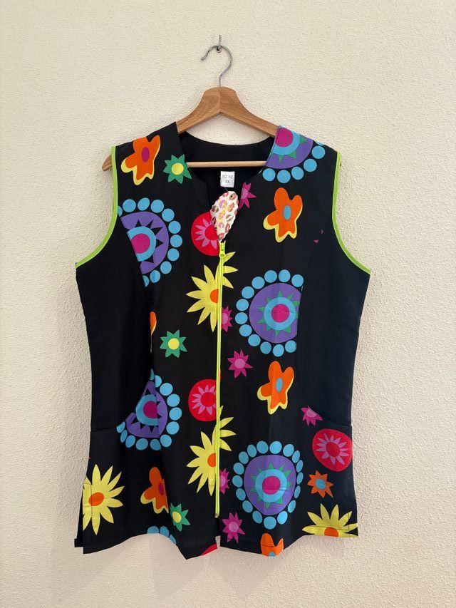 Chaleco escolar estampado flores