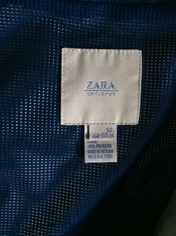 Chubasquero Zara Beige con Capucha