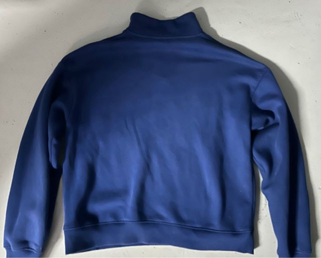 Sudadera Zara cuello azul