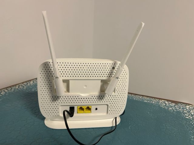TP-Link TL-MR105 Router 4G LTE