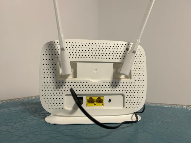 TP-Link TL-MR105 Router 4G LTE