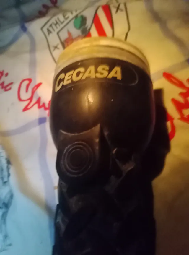 linterna led profesional sumergible  marca Cecasa