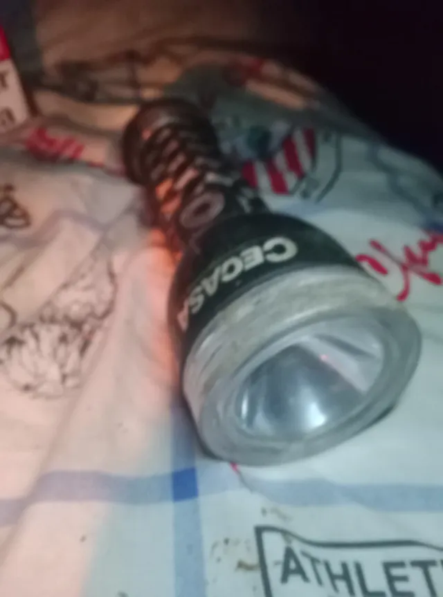 linterna led profesional sumergible  marca Cecasa