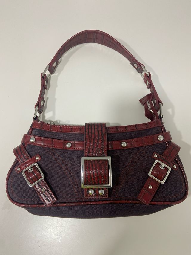 Bolso Bershka marrón y rojo