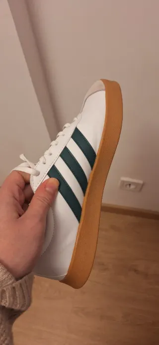 Deportivas Adidas Blancas y Verdes Talla 40