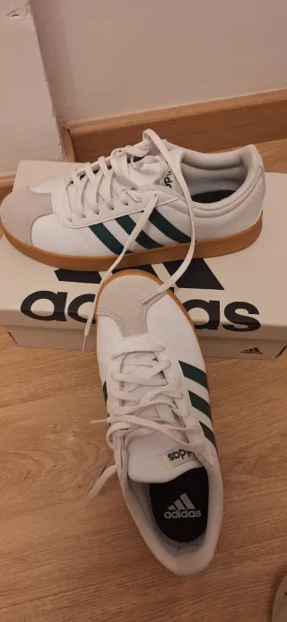 Deportivas Adidas Blancas y Verdes Talla 40
