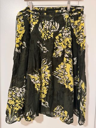 Blusa Caramelo floral verde y amarilla Talla M