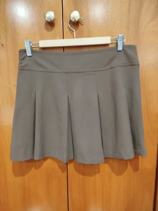 Falda plisada marrón Bershka