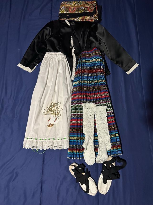 Traje típico Manchega niña  talla entre 5-6 años